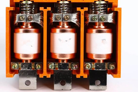 高壓真空開關(guān)管出現(xiàn)黃斑，這幾點(diǎn)原因需掌握！